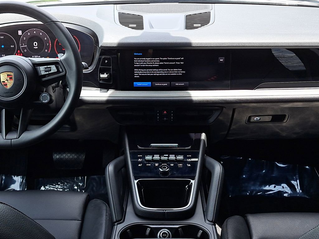 Certified 2025 Porsche Cayenne image 22