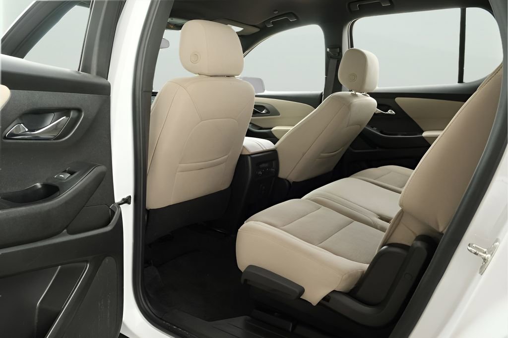 Used 2023 Chevrolet Traverse LS FWD image 24
