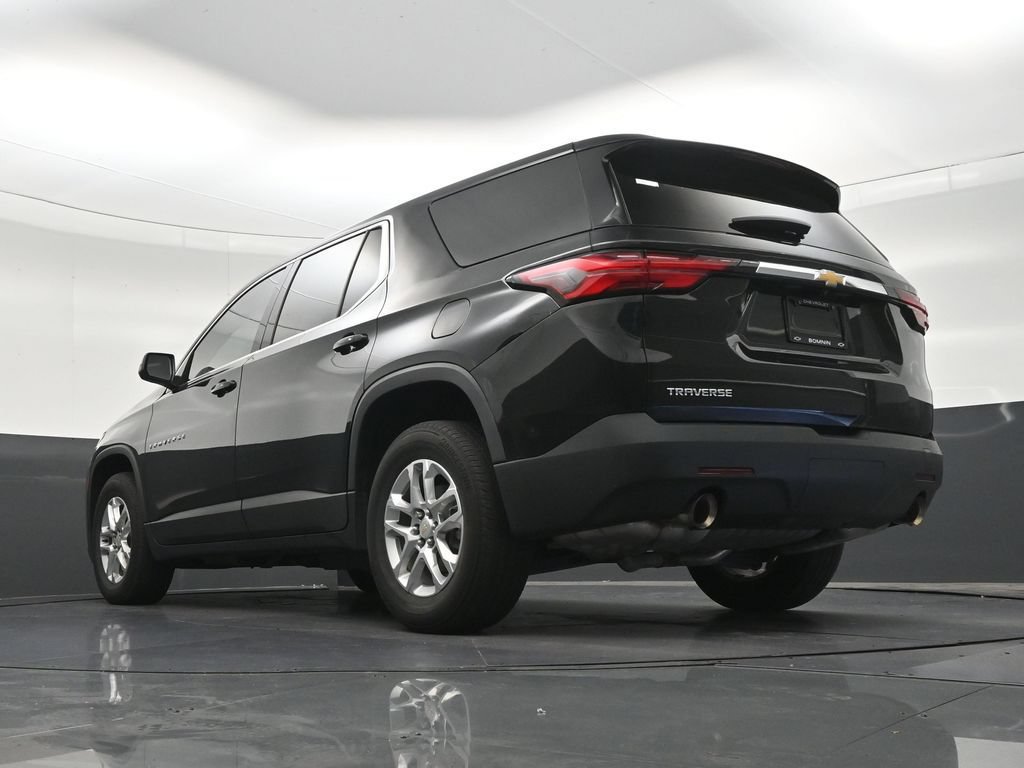 Used 2023 Chevrolet Traverse LS FWD image 26