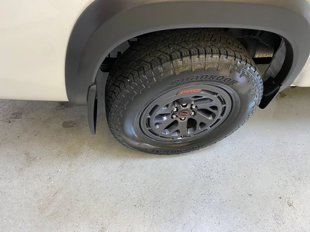 Used 2025 Nissan Frontier PRO-4X AWD/4WD image 13