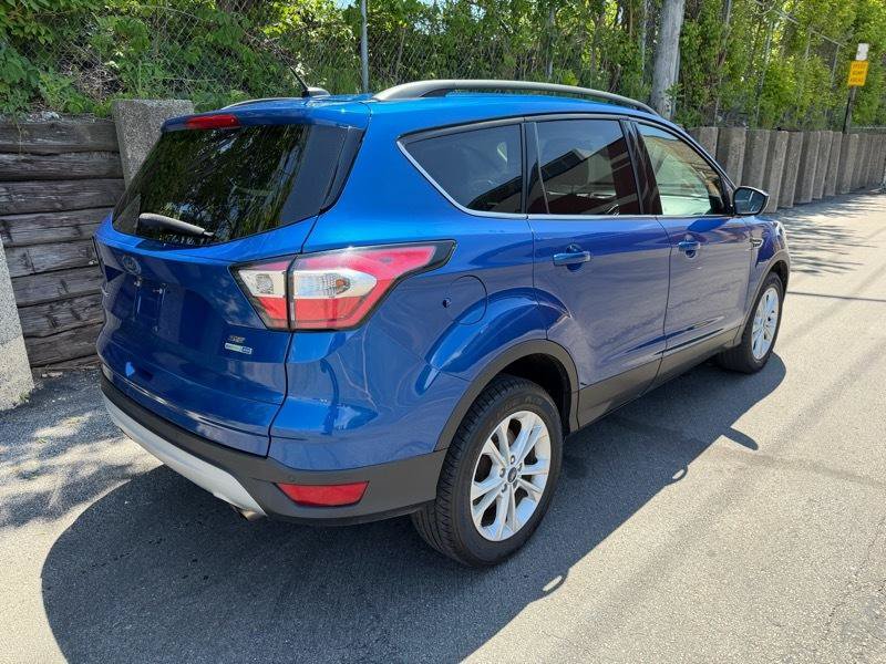 Used 2017 Ford Escape SE w/ Equipment Group 201A AWD/4WD image 9