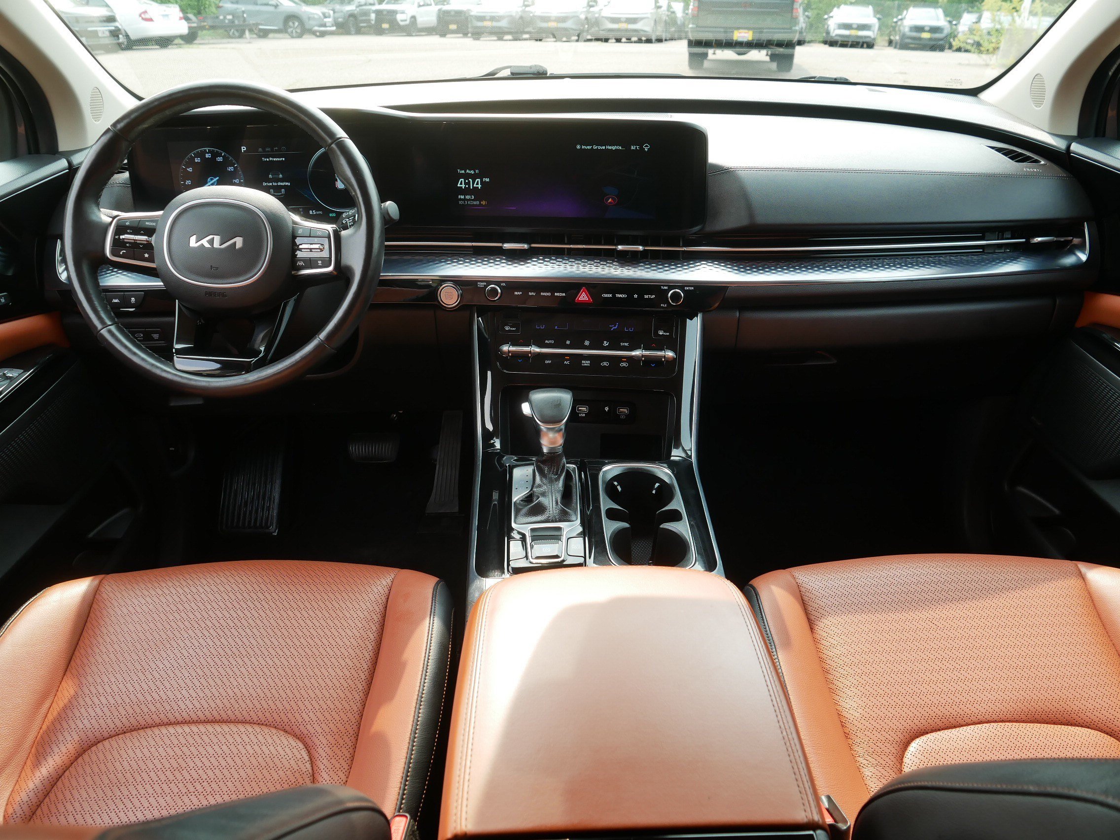 Certified 2024 Kia Carnival SX Prestige FWD image 10