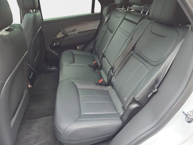 Used 2025 Land Rover Range Rover Sport SE image 17