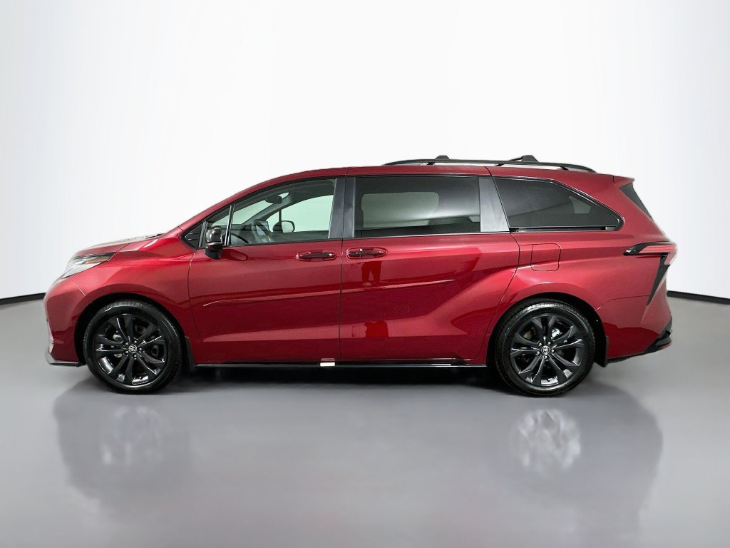 Certified 2026 Toyota Sienna XSE FWD image 8