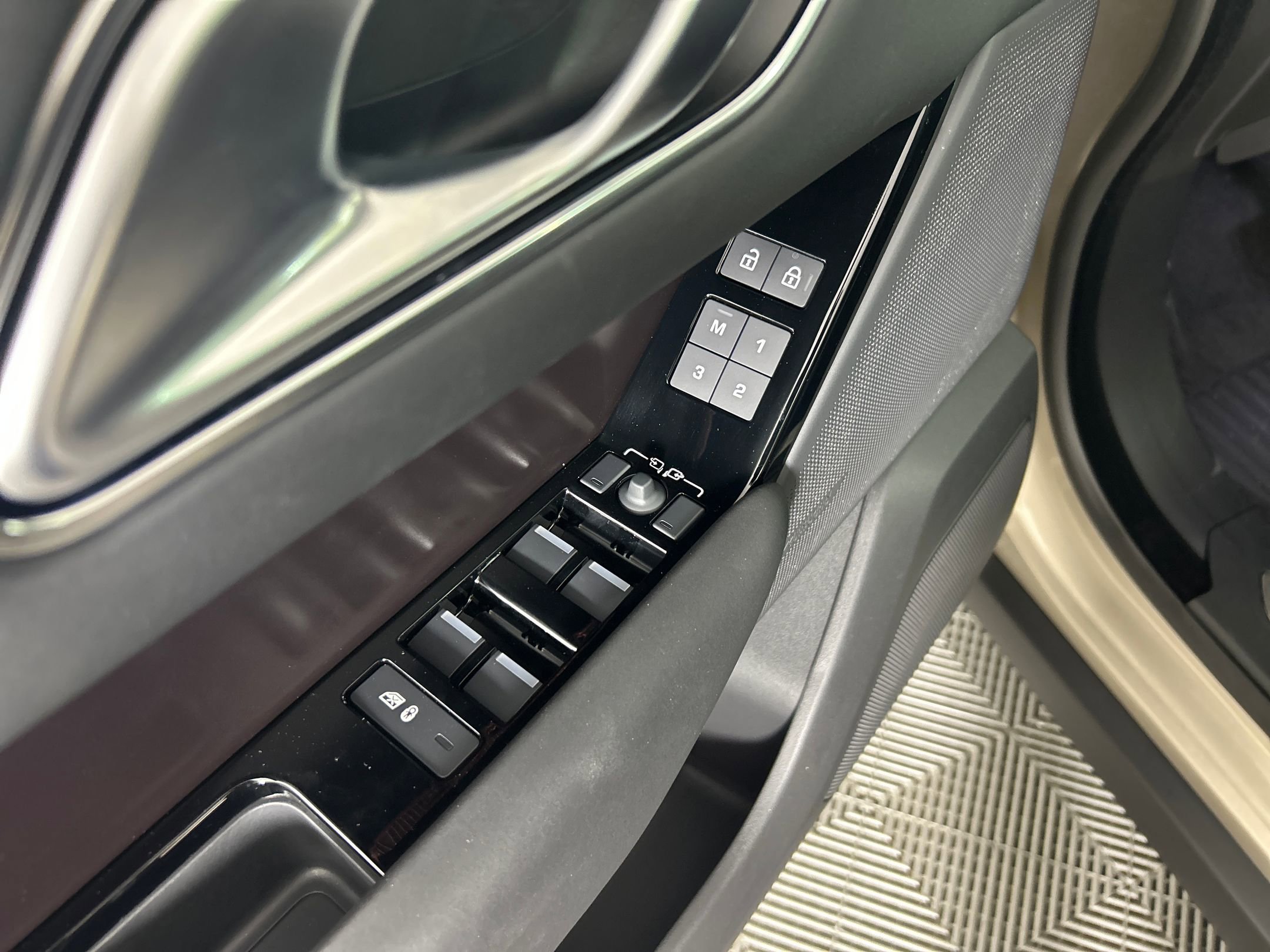 New 2026 Land Rover Range Rover Velar Dynamic SE image 10