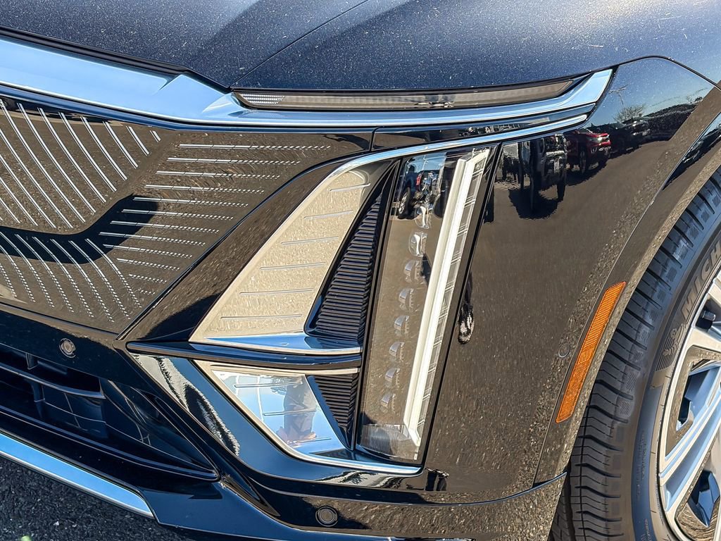 Certified 2025 Cadillac Lyriq Luxury image 7