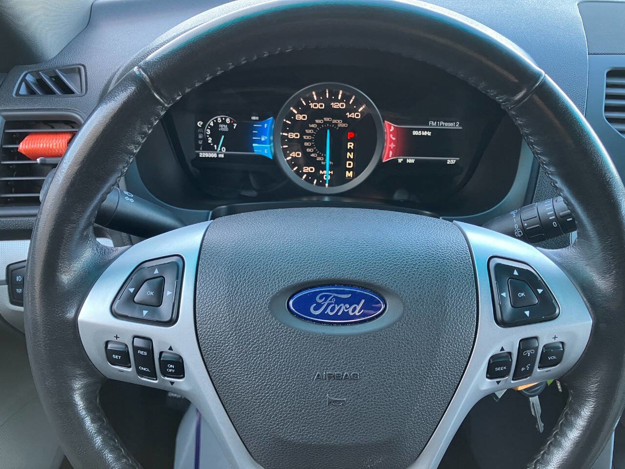 Used 2013 Ford Explorer XLT image 19