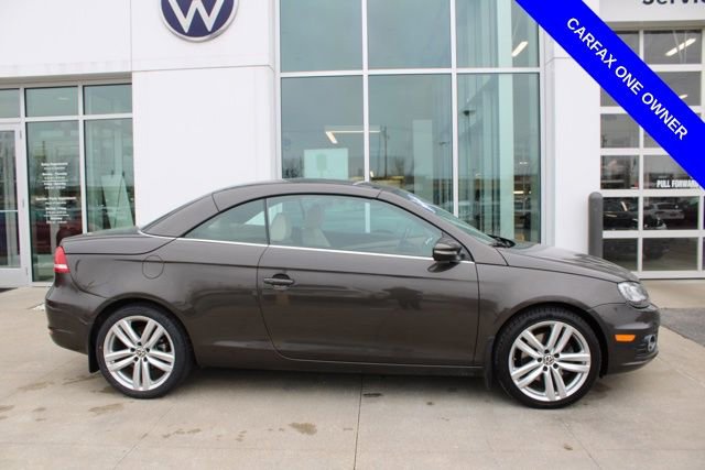 Used 2015 Volkswagen Eos Executive image 23