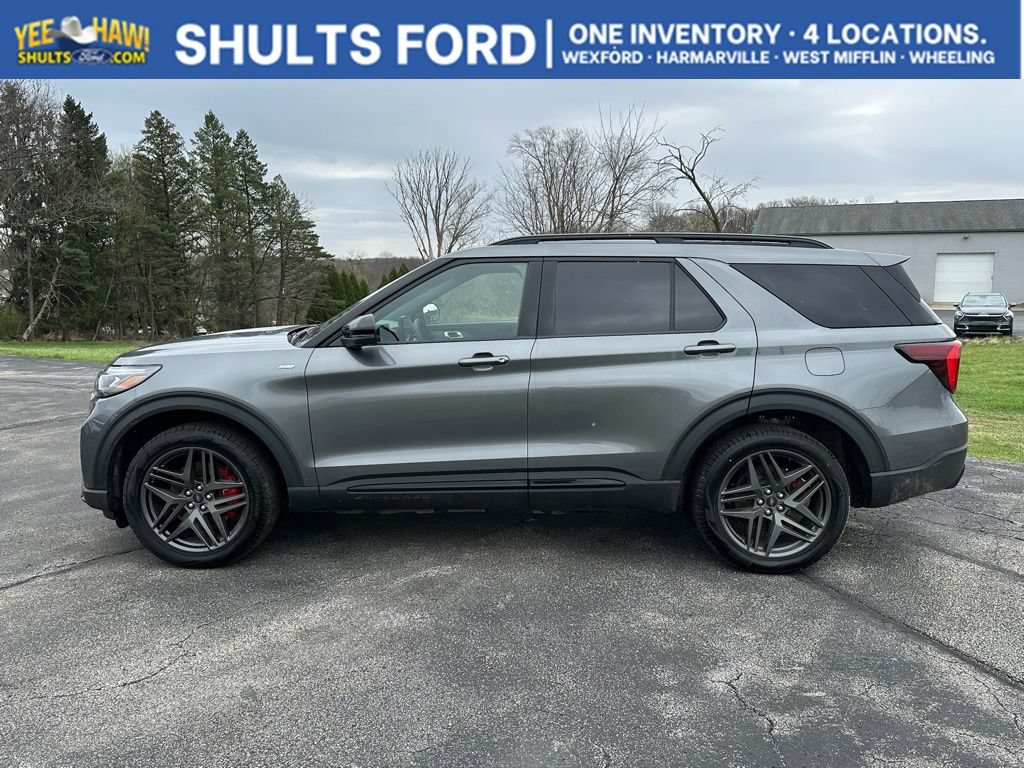 New 2026 Ford Explorer ST-Line w/ ST-Line Street Pack AWD/4WD image 2