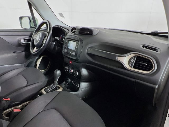 Used 2016 Jeep Renegade Latitude image 34