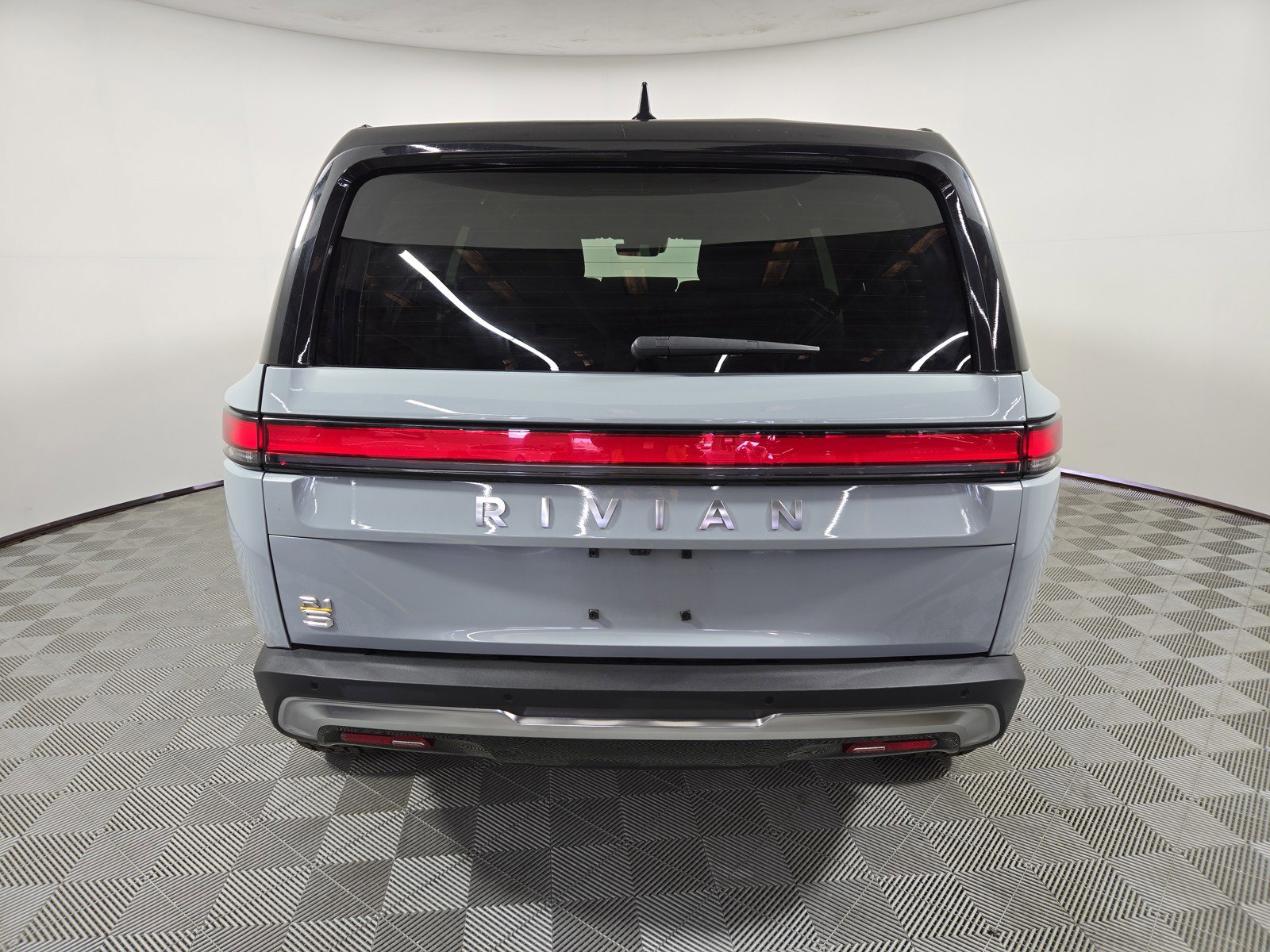 Used 2022 Rivian R1S Launch Edition AWD/4WD image 4