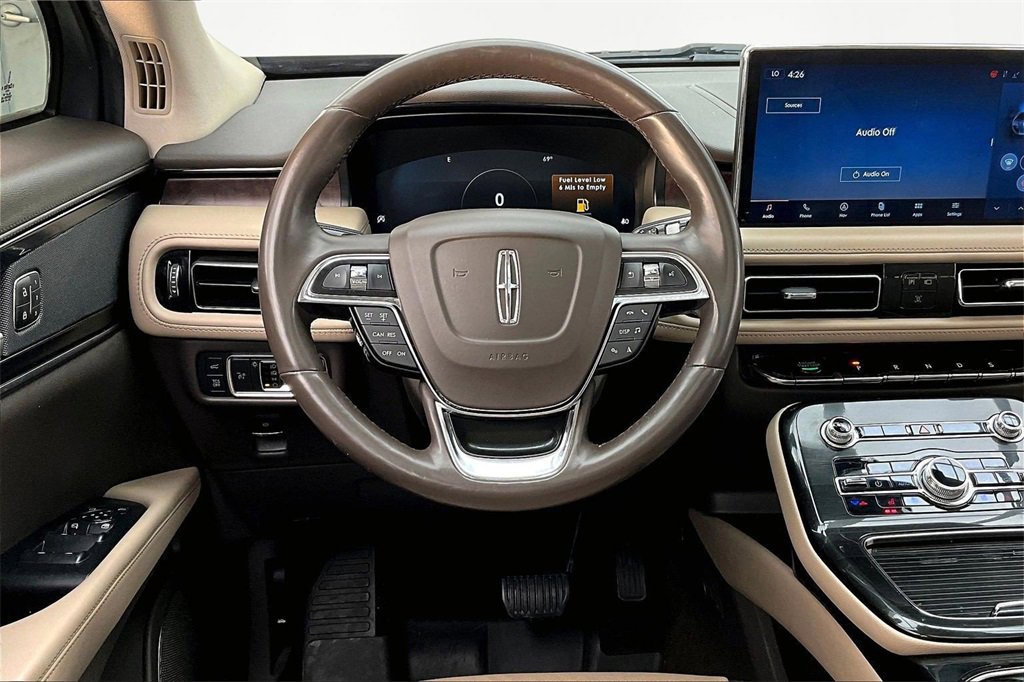 Used 2022 Lincoln Nautilus Reserve image 5