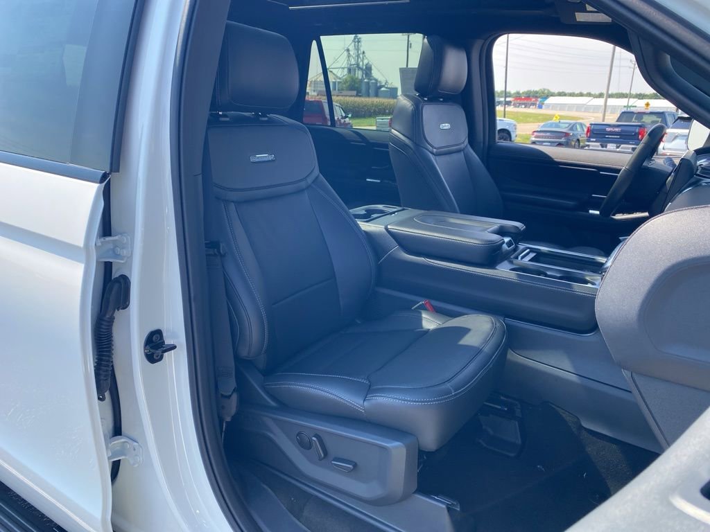 New 2025 Ford Expedition Platinum w/ Stealth Performance Package image 8