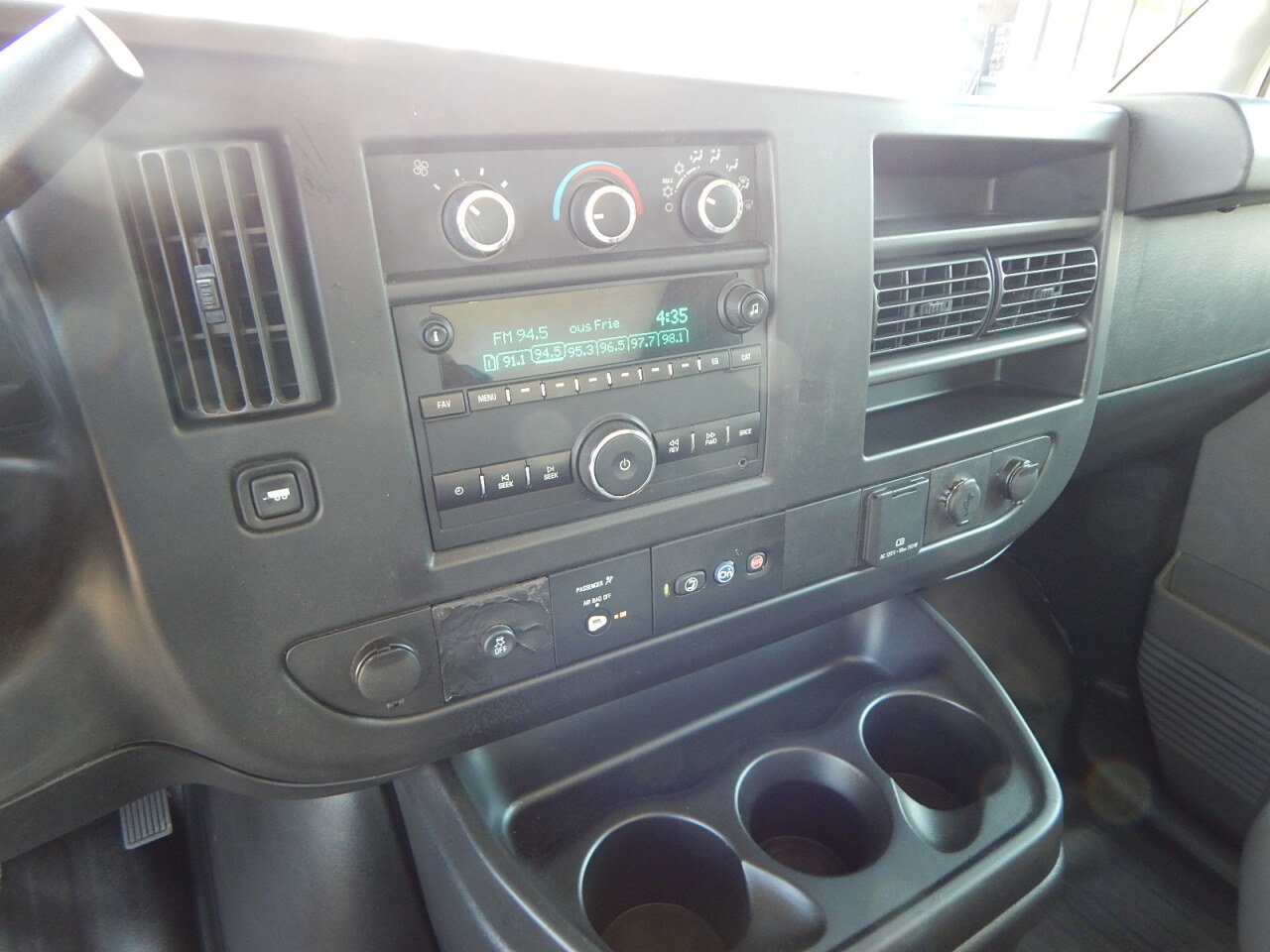 Used 2019 Chevrolet Express 4500 w/ Power Convenience Package RWD image 22