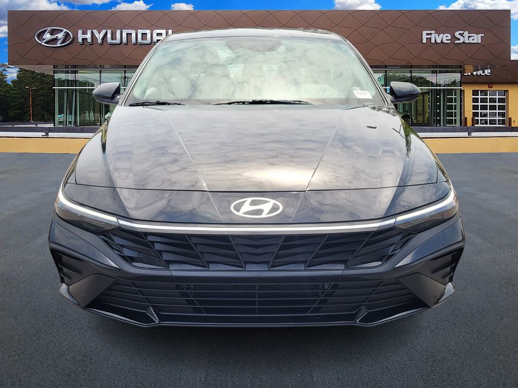 New 2025 Hyundai Elantra SEL image 2
