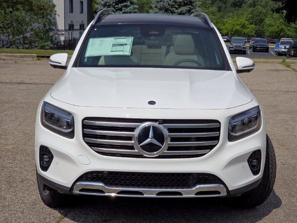 New 2026 Mercedes-Benz GLB 250 4MATIC image 11
