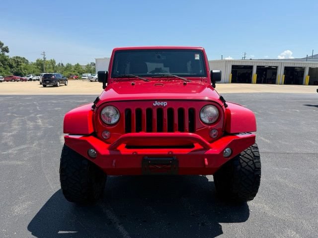 Used 2014 Jeep Wrangler Unlimited Sahara w/ Max Tow Package AWD/4WD image 2