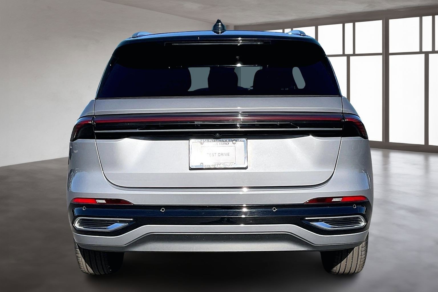 Used 2024 Lincoln Nautilus Reserve w/ Equipment Group 202A image 5