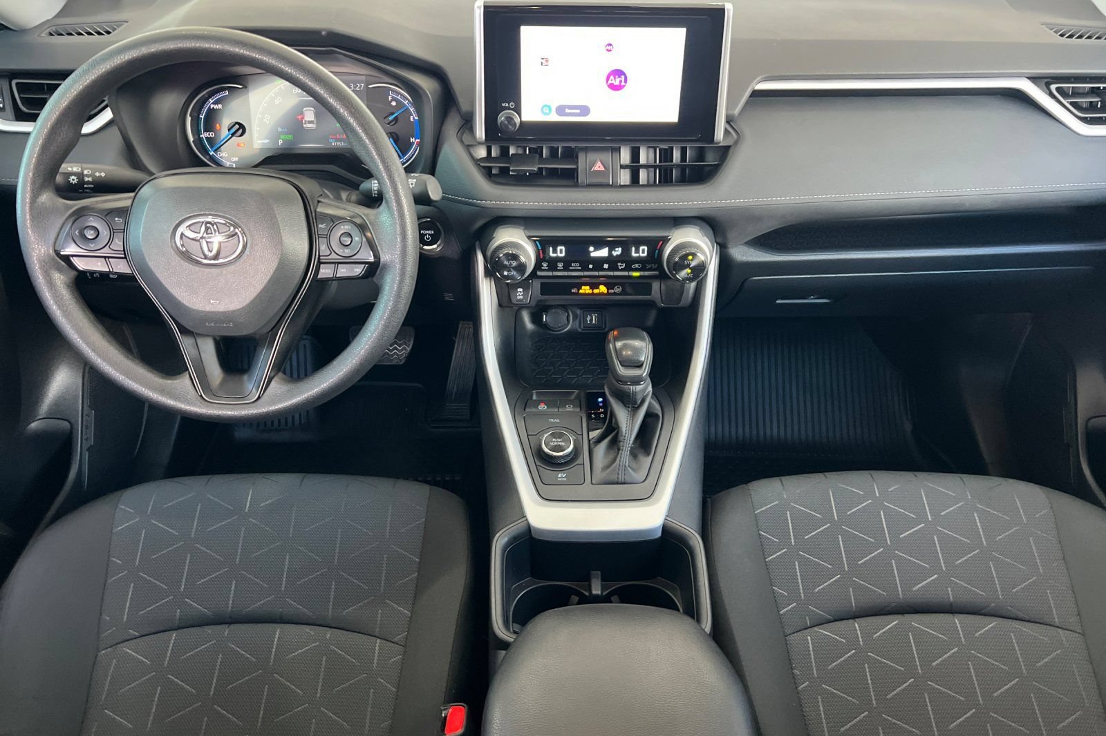 Used 2025 Toyota RAV4 XLE AWD/4WD image 10
