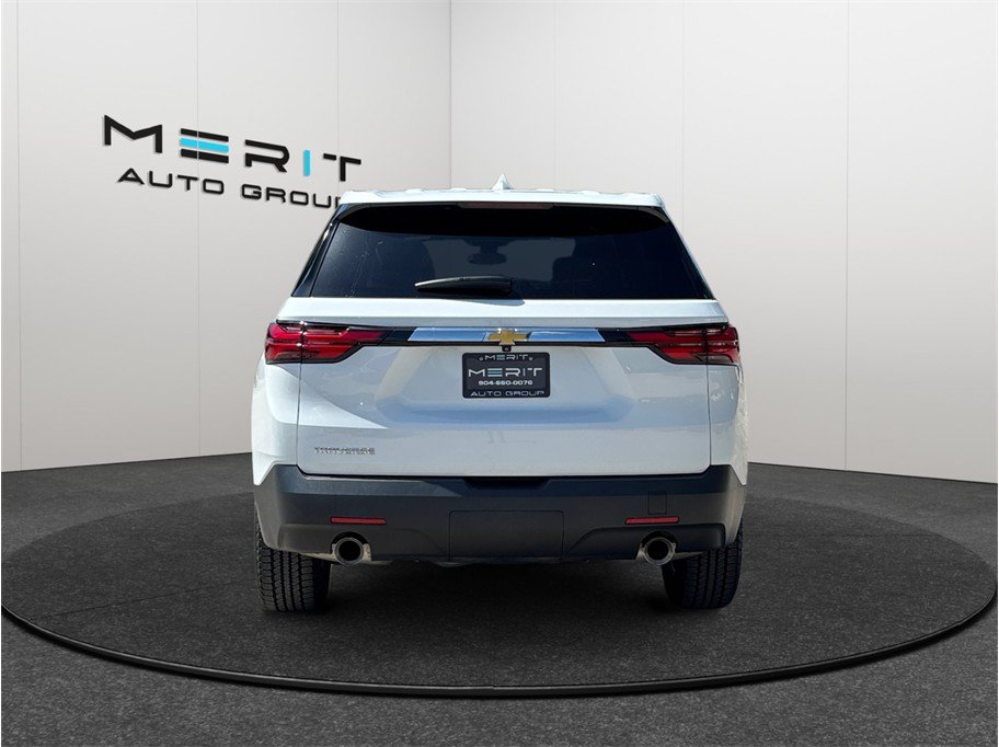 Used 2023 Chevrolet Traverse LS FWD image 8