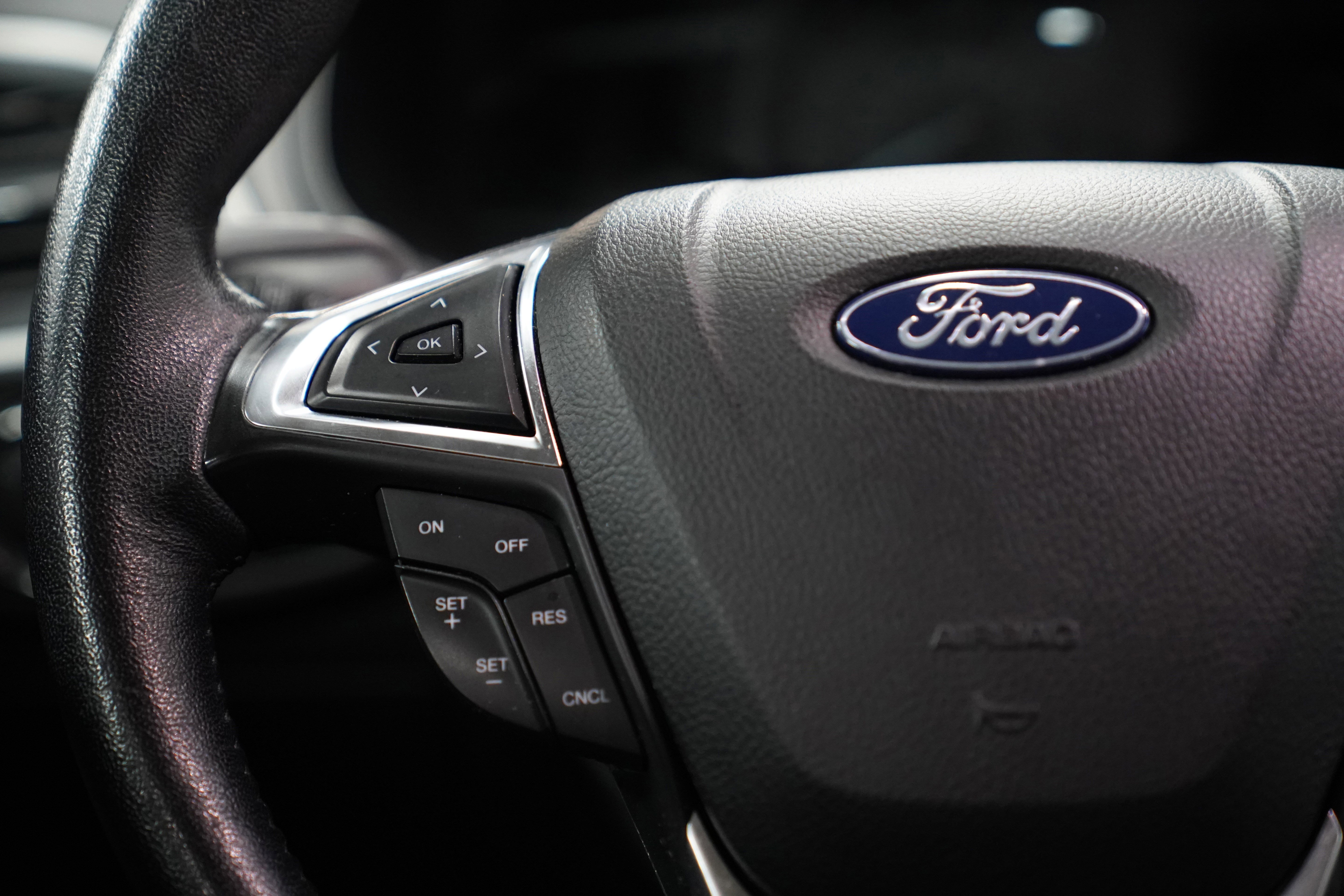 Used 2023 Ford Edge SEL image 19