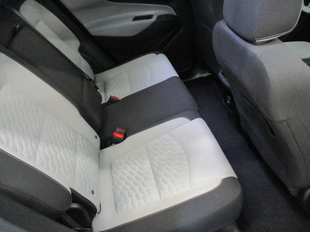 Used 2021 Chevrolet Equinox LT w/ Driver Convenience Package image 11