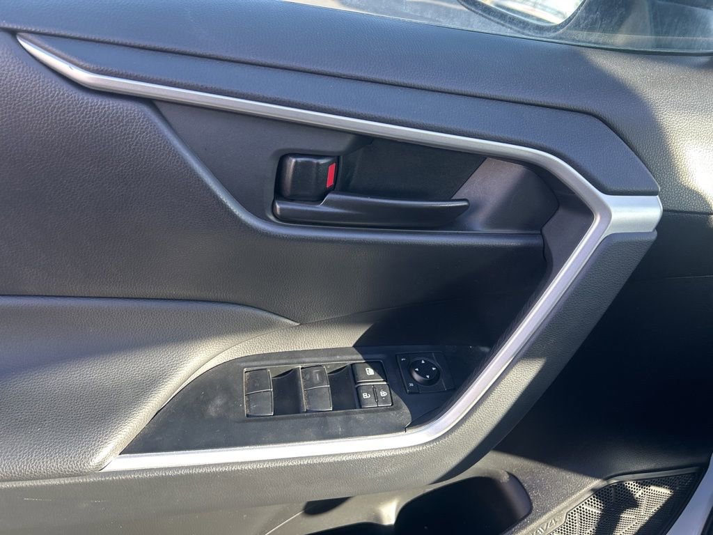 Used 2023 Toyota RAV4 LE image 18