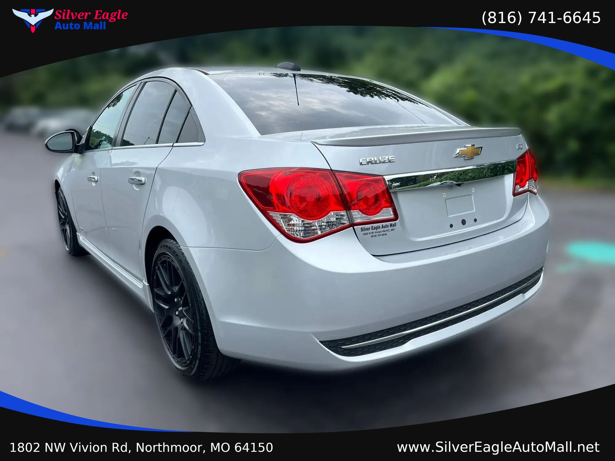 Used 2015 Chevrolet Cruze LTZ w/ Sun, Sound and Sport Package FWD image 5