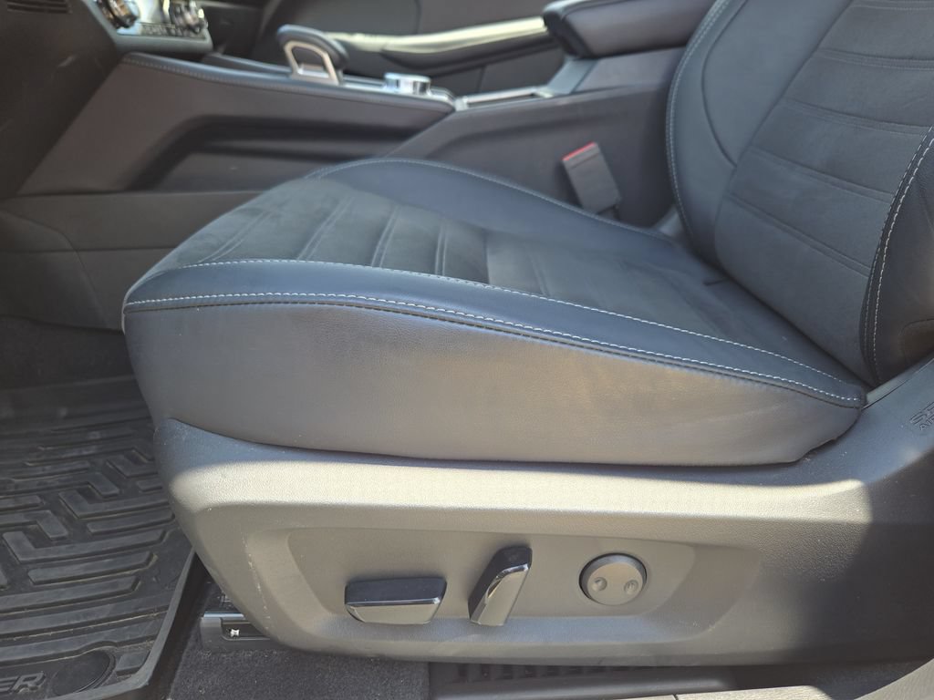 Used 2024 Mitsubishi Outlander SE AWD/4WD image 19