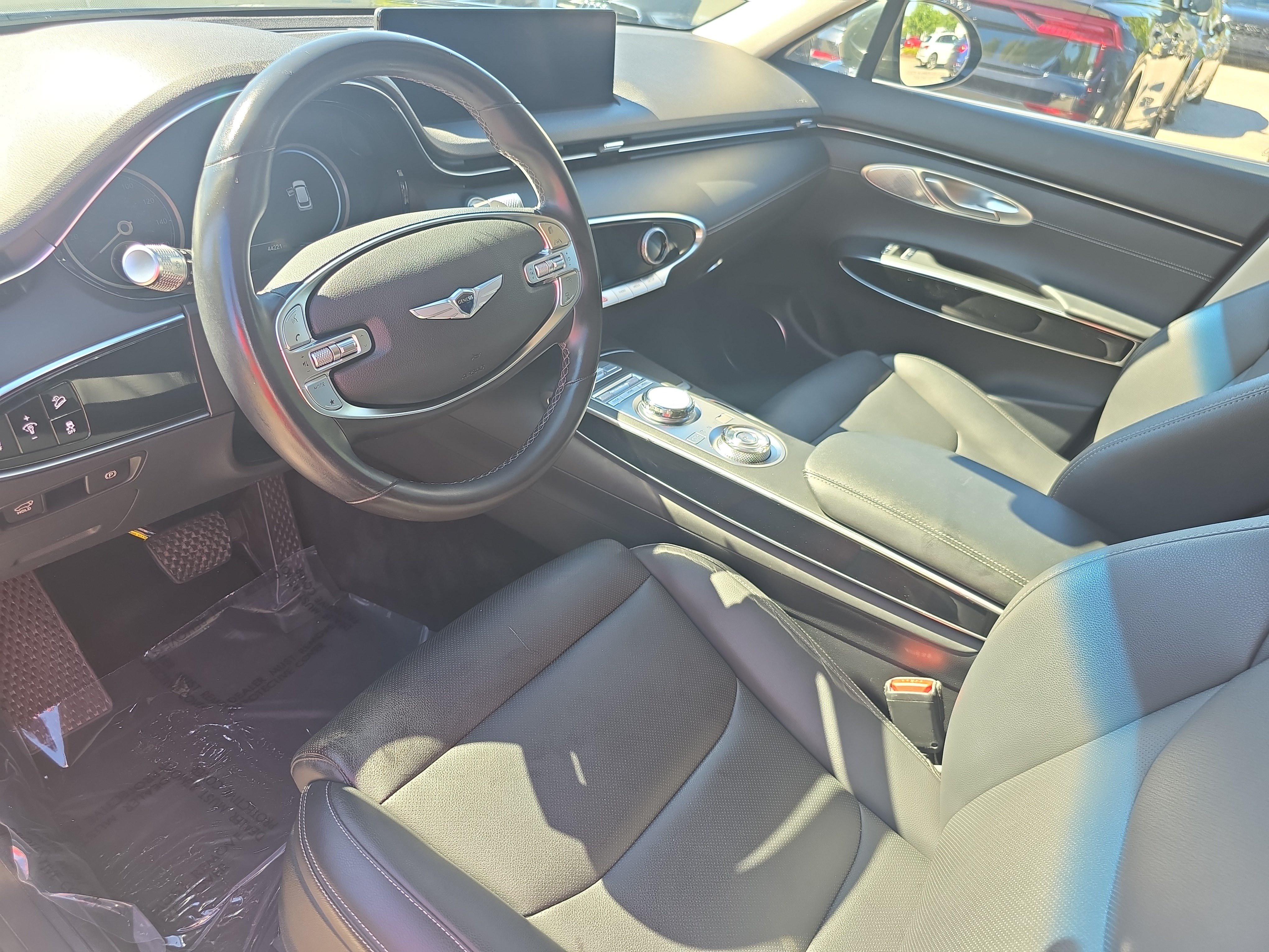 Used 2025 Genesis GV70 2.5T AWD/4WD image 18
