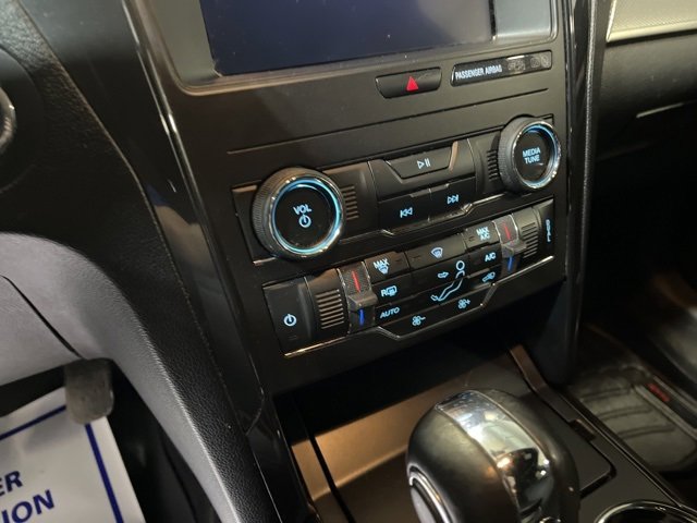 Used 2019 Ford Explorer XLT w/ Equipment Group 201A image 16