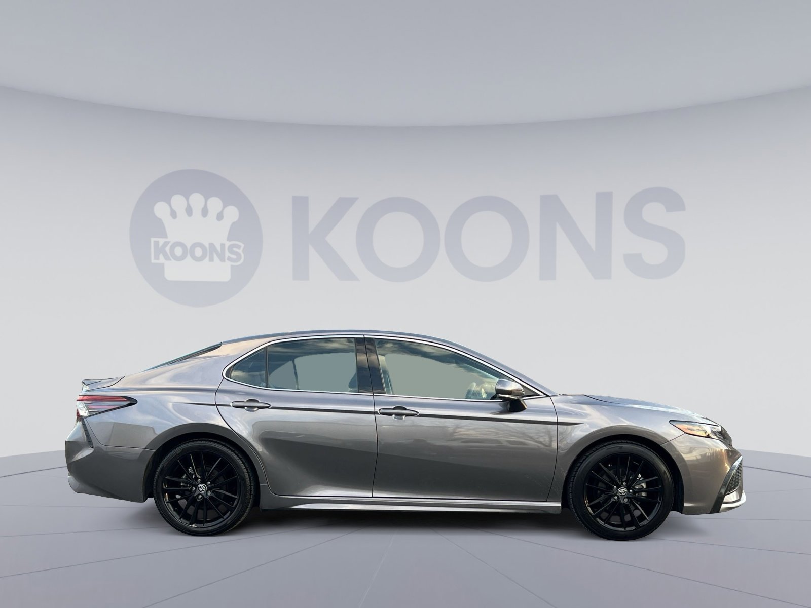 Used 2024 Toyota Camry XSE w/ Navigation Package image 7