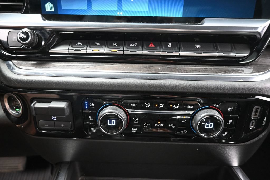 Used 2023 Chevrolet Silverado 1500 LTZ AWD/4WD image 14
