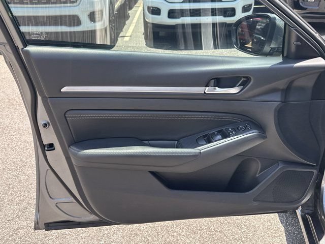 Used 2019 Nissan Altima 2.5 SV FWD image 11