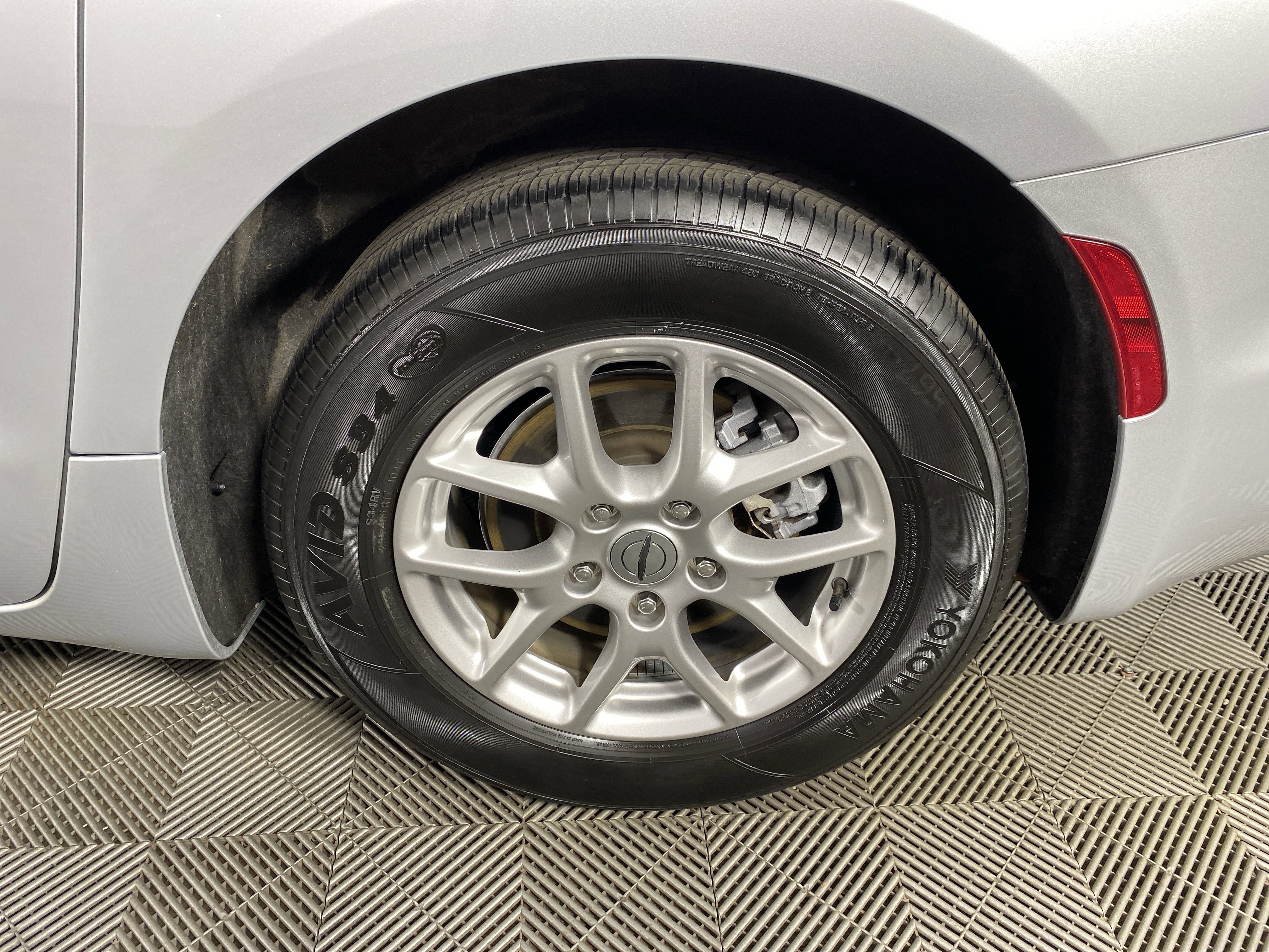 Used 2024 Chrysler Pacifica Touring-L image 12