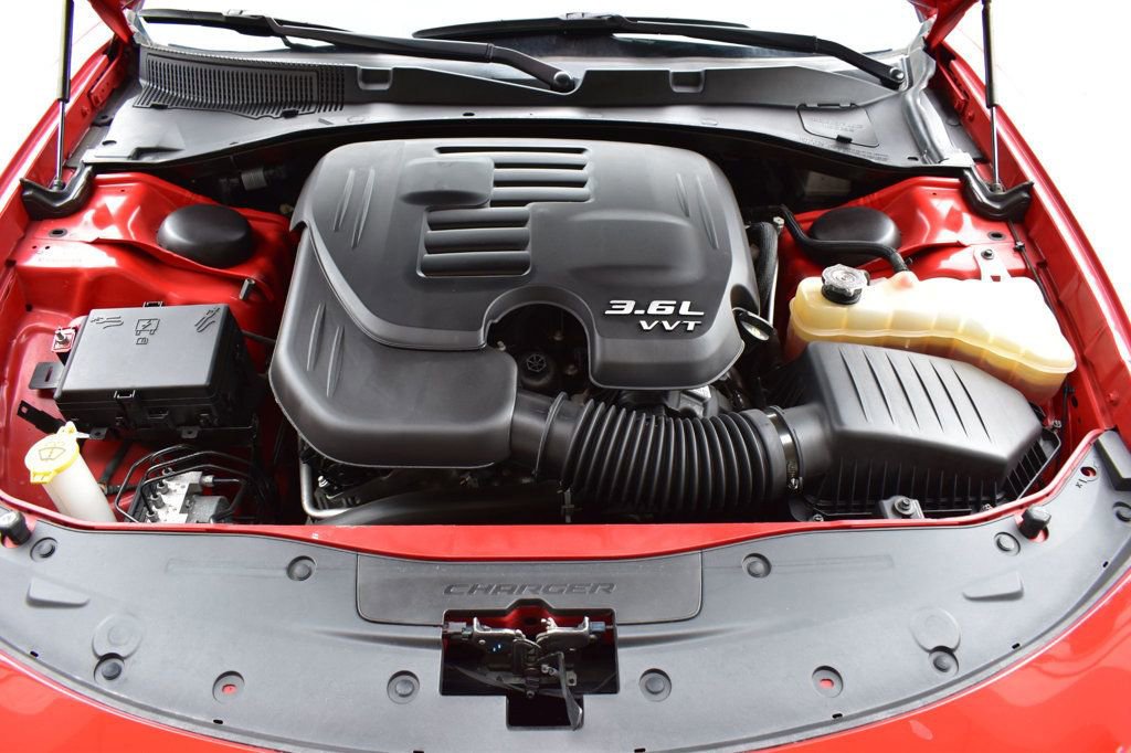 Used 2020 Dodge Charger SXT w/ Driver Convenience Group image 12