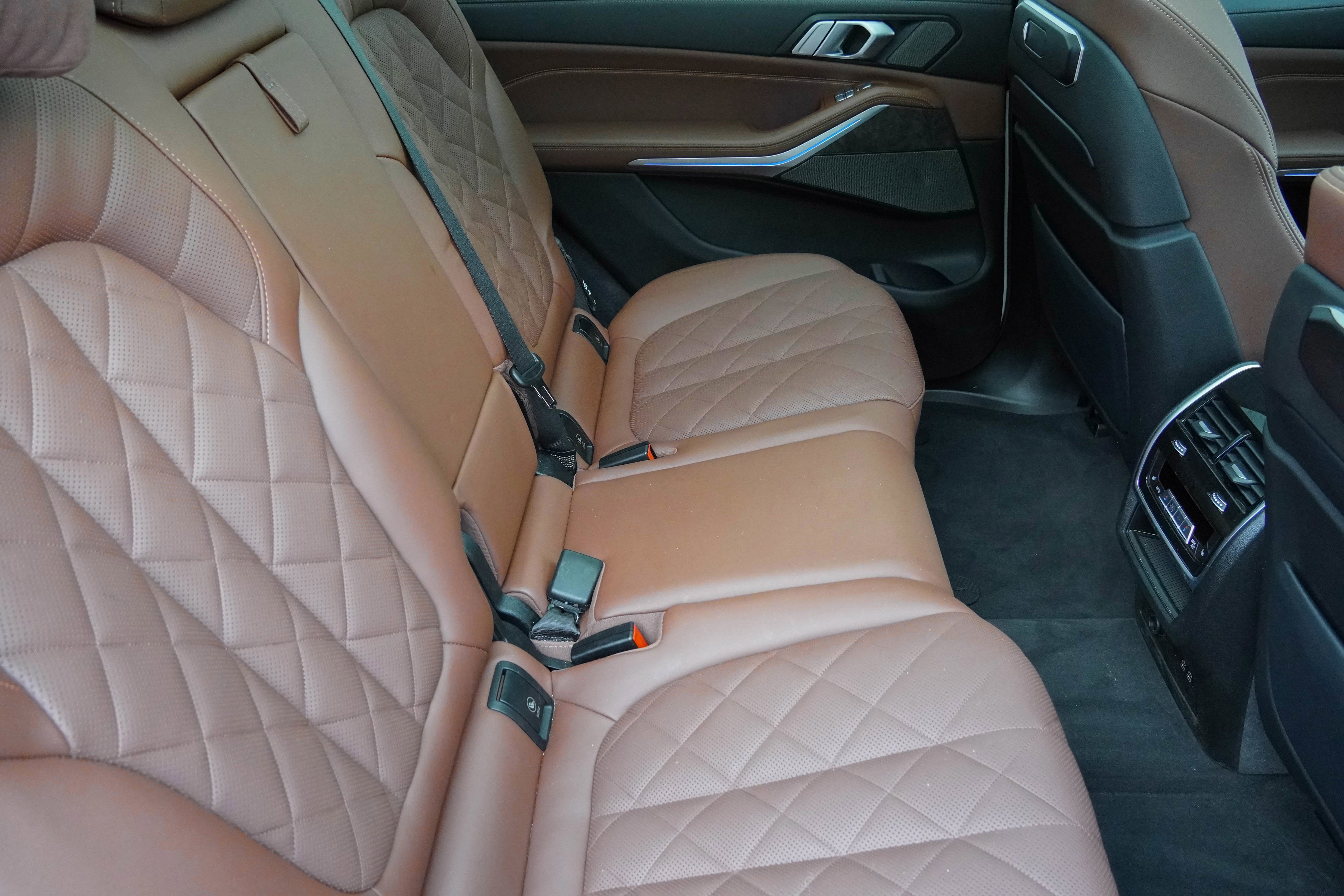 Certified 2024 BMW X7 xDrive40i w/ Premium Package image 36