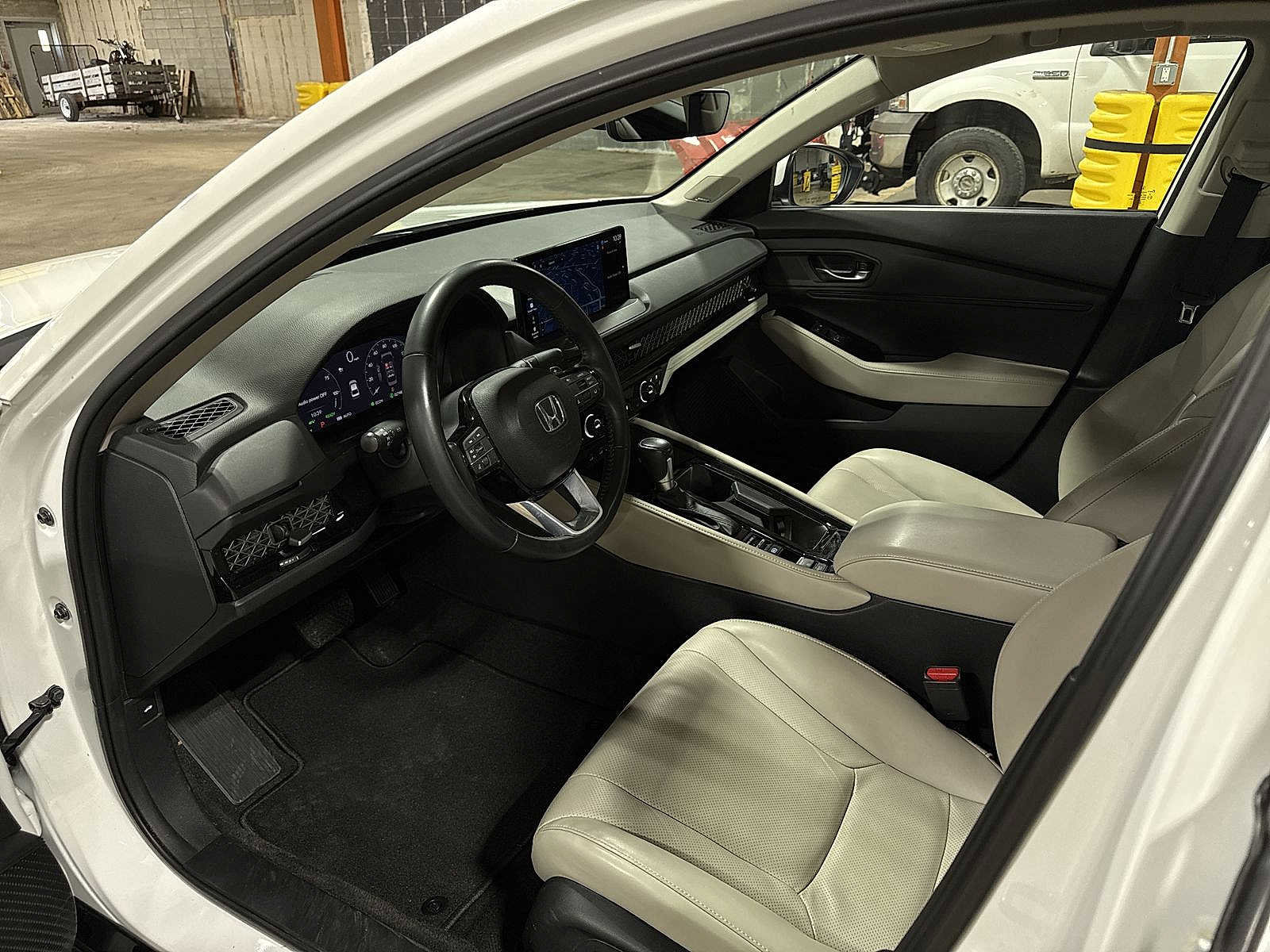 Used 2023 Honda Accord Touring image 29