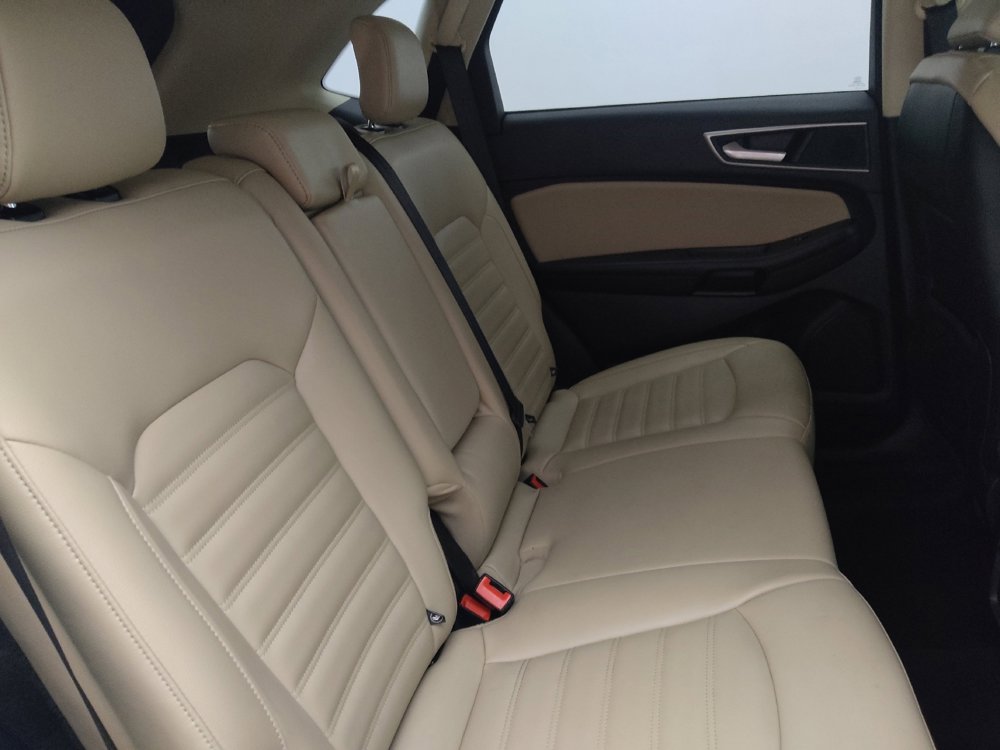Used 2023 Ford Edge SEL image 19