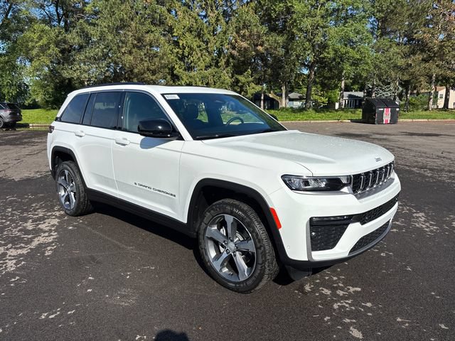 New 2026 Jeep Grand Cherokee Limited w/ Luxury Tech Group II AWD/4WD image 2