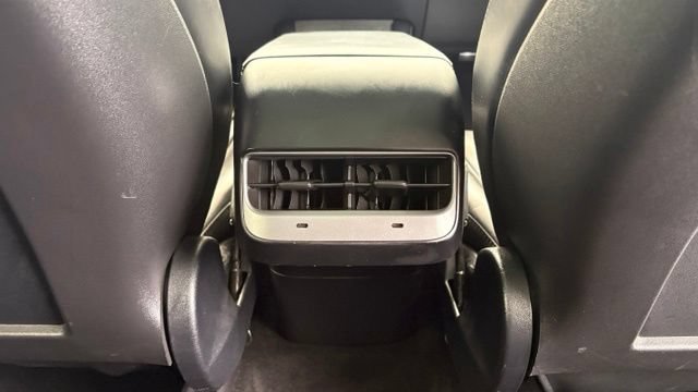 Used 2022 Tesla Model Y Performance AWD/4WD image 28