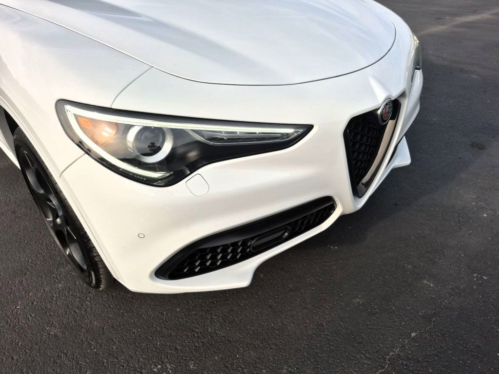 Used 2023 Alfa Romeo Stelvio Estrema AWD/4WD image 11