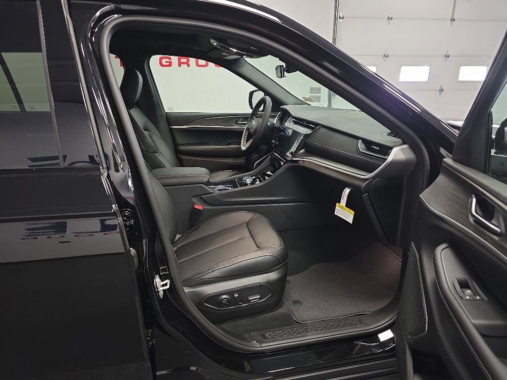 New 2026 Jeep Grand Cherokee L Limited AWD/4WD image 22