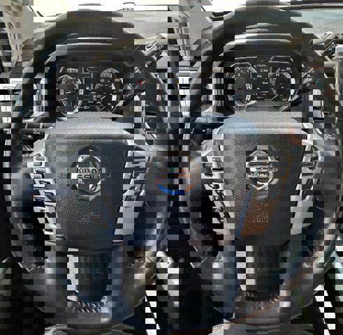 Used 2018 Nissan Titan SV w/ SV Convenience Package image 10