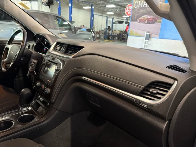 Used 2017 Chevrolet Traverse LT w/ Style and Technology Package AWD/4WD image 26
