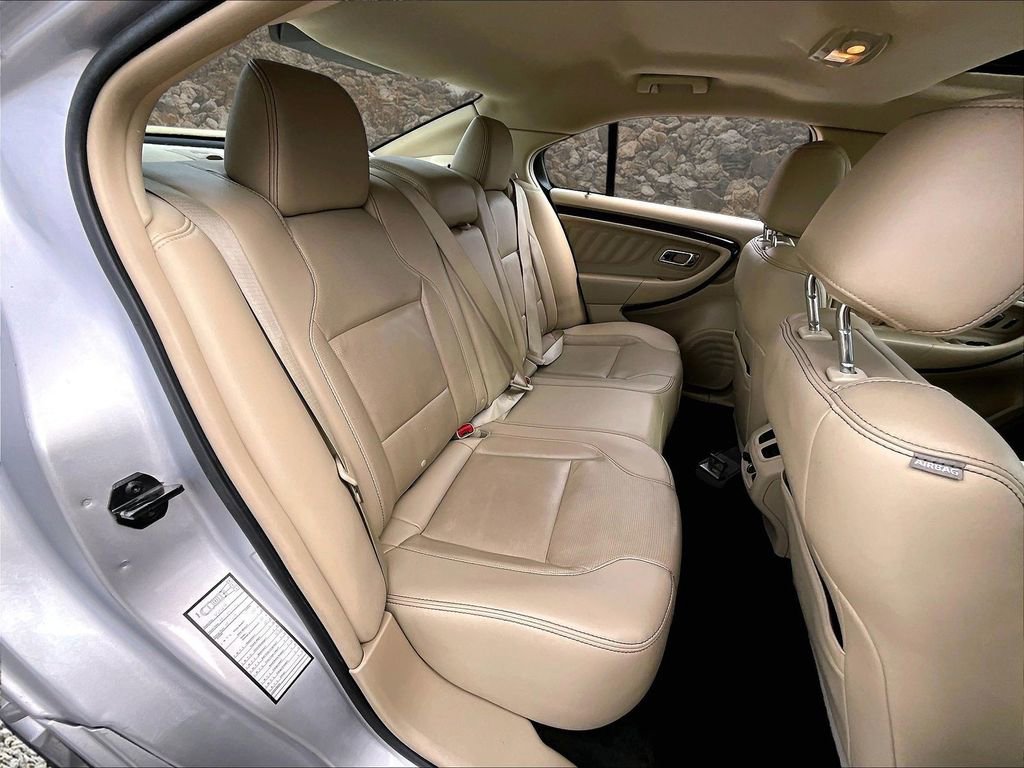 Used 2018 Ford Taurus Limited image 22