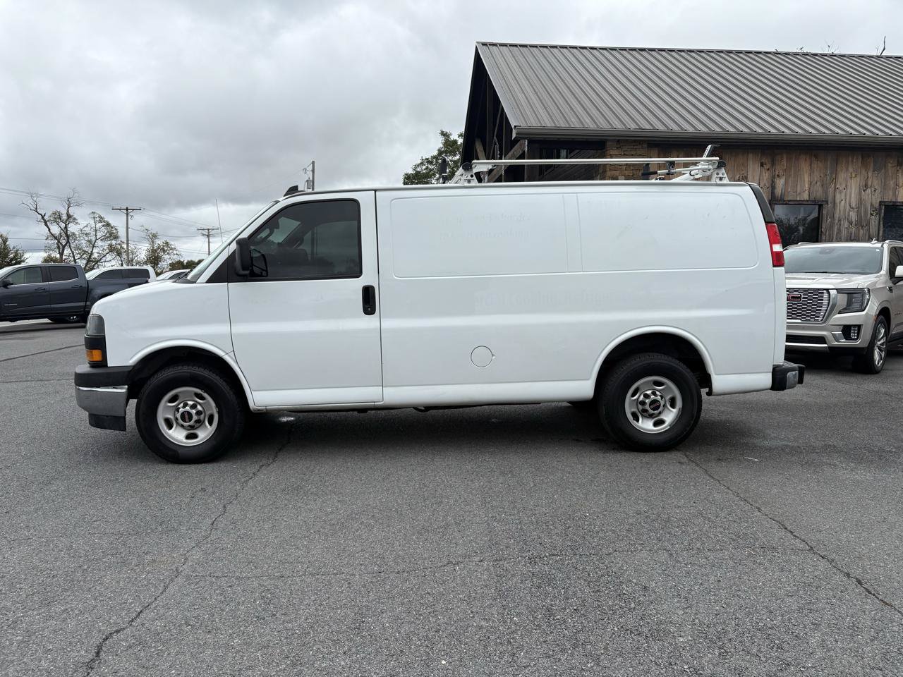 Used 2020 GMC Savana 2500 w/ Driver Convenience Package RWD image 3