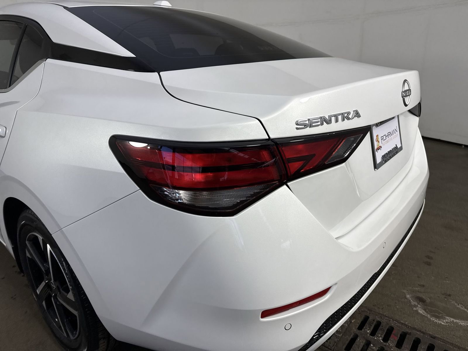 Certified 2025 Nissan Sentra SV image 31