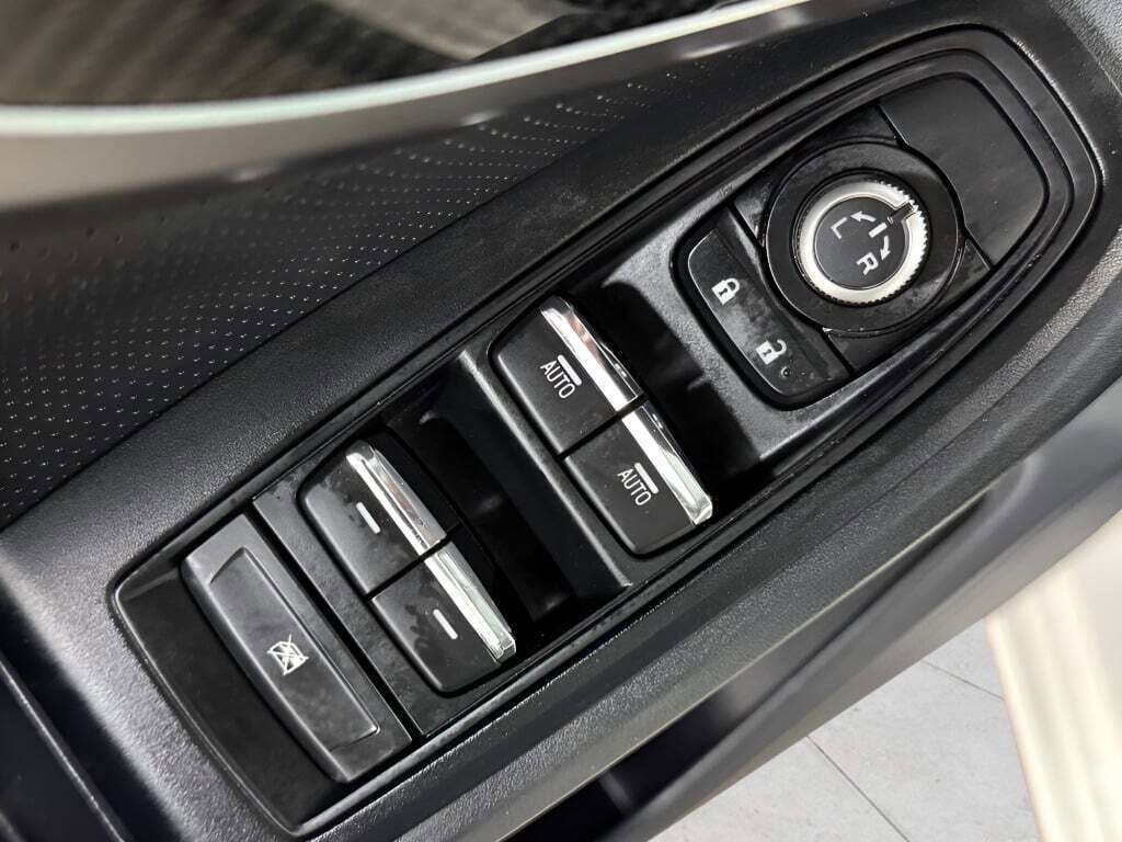 Used 2020 Subaru Crosstrek 2.0i Limited w/ Popular Package #3 image 31