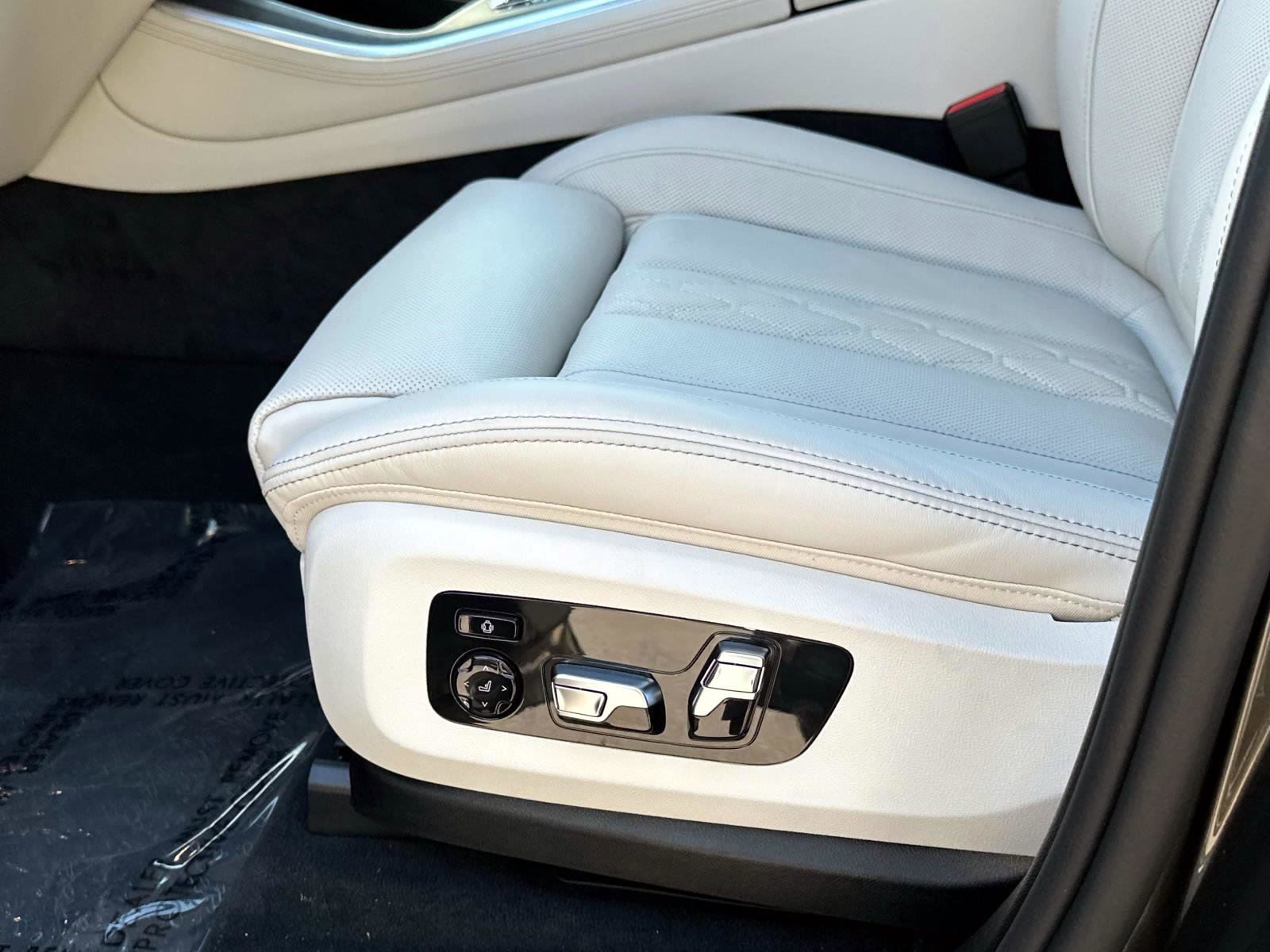 New 2026 BMW X5 xDrive40i w/ Executive Package image 17